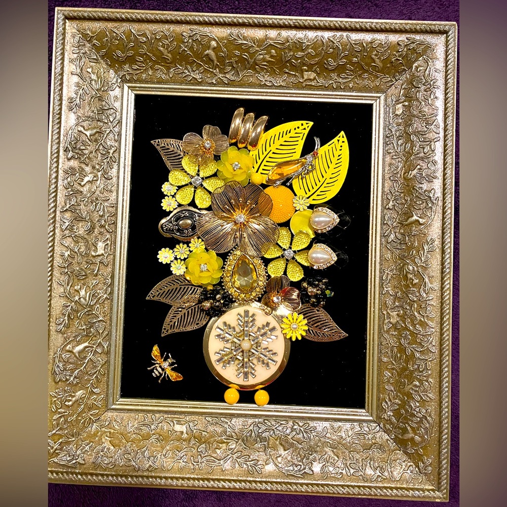 FRAMED JEWELRY ART COLLAGE IN VINTAGE FRAME GORGEOUS COLORS OOAK GIFT 💝 IDEA